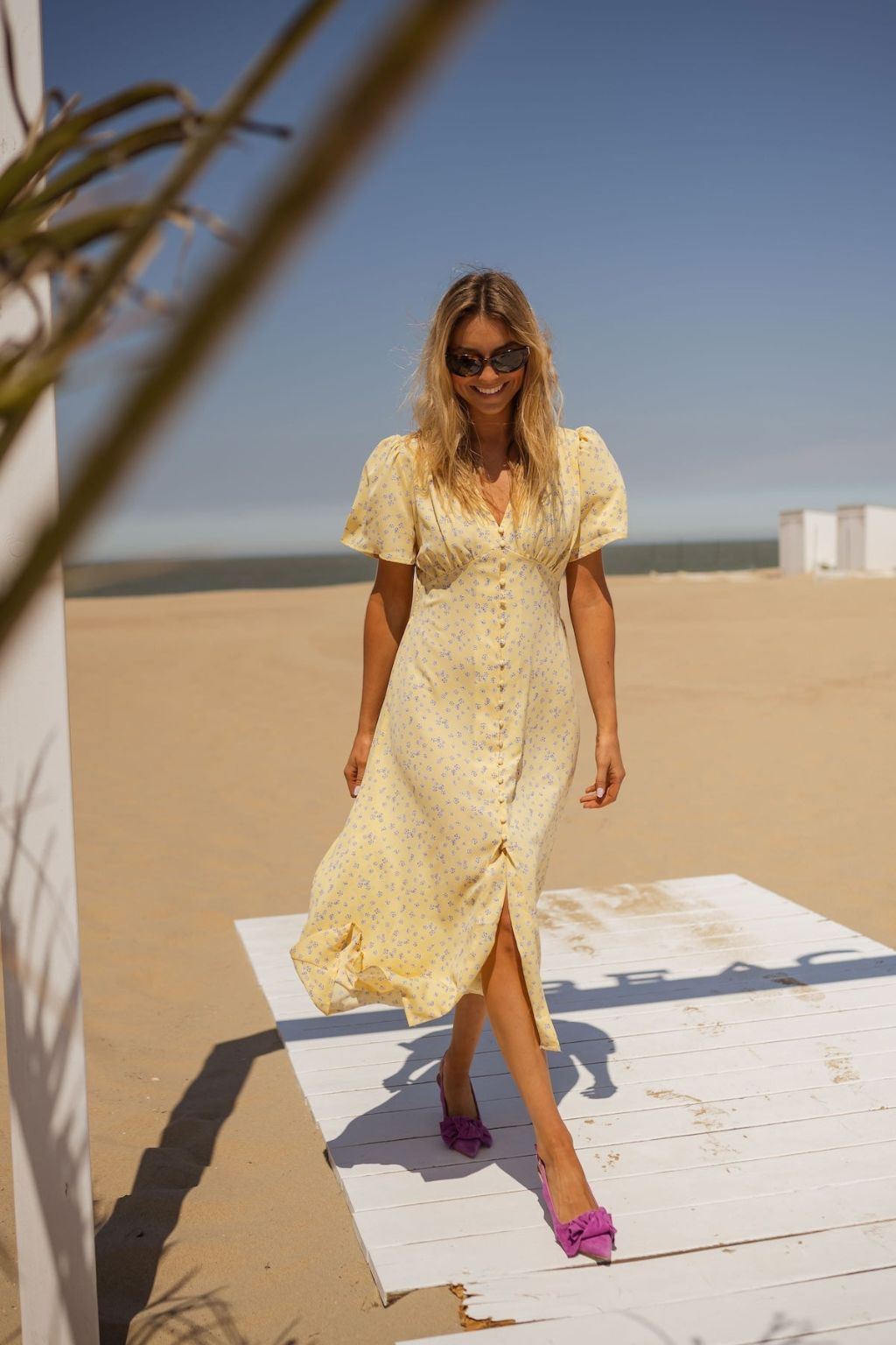 Robe midi Femme Imprimé Floral Col en V Coupe Cintrée