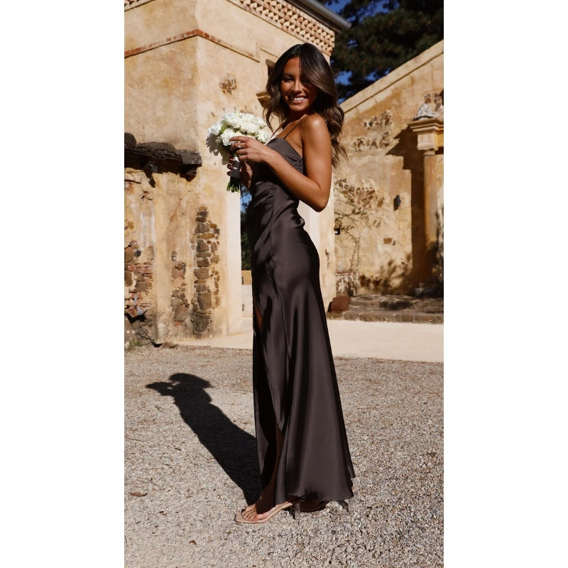 Robe de Soirée Chic avec Fente Latérale Élégante