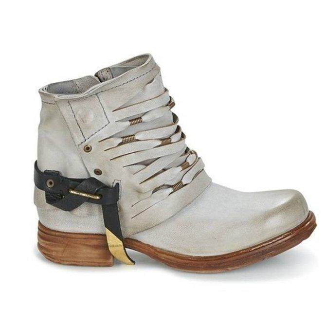 Bottines Femmes à Lacets Confortables et Élégantes