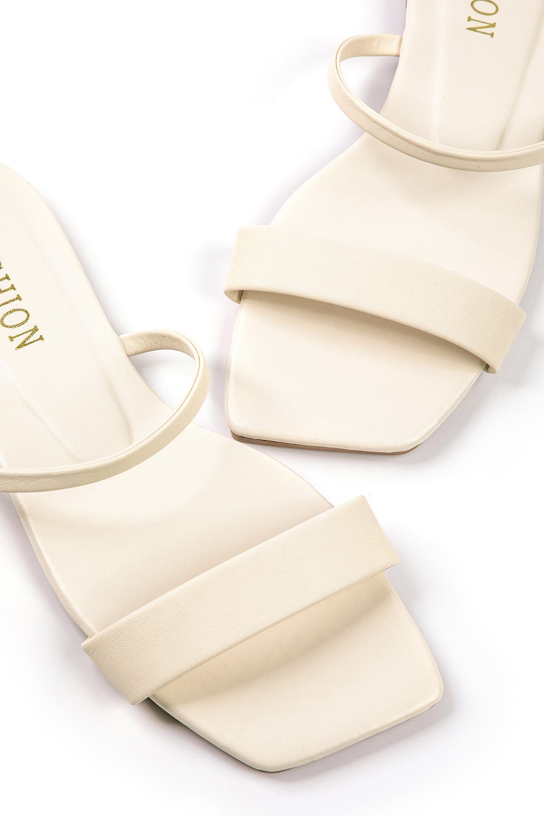 Sandales Noires Élégantes Design Minimaliste