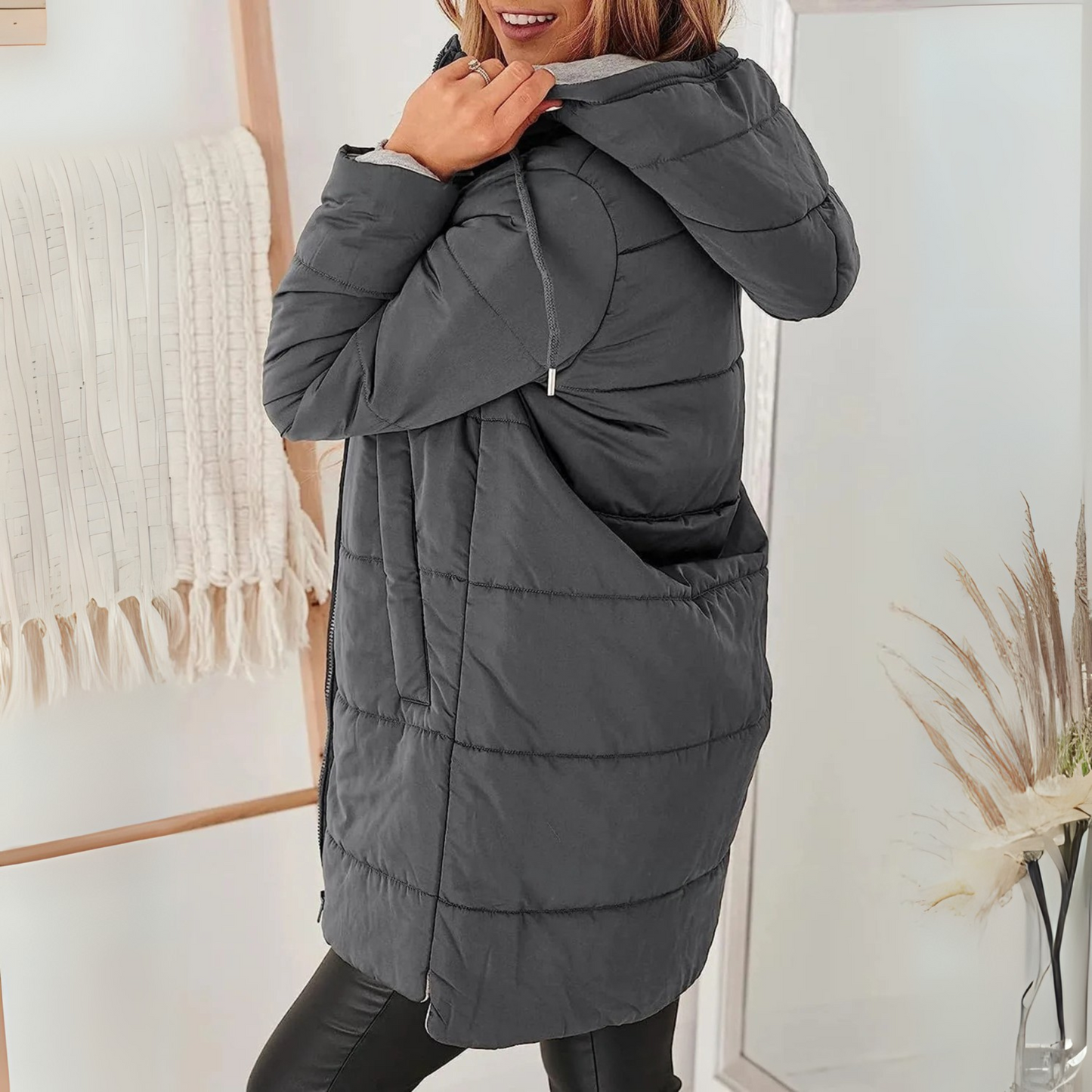 Doudoune Hivernale Femme avec Capuche et Poches Zippées