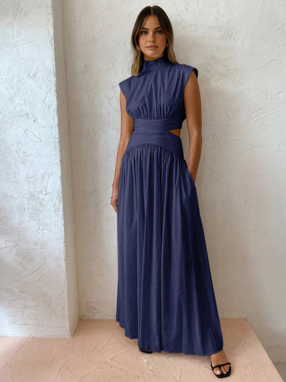 Robe Maxi Élégante avec Découpe Moderne et Raffinée - BerlinGlamour