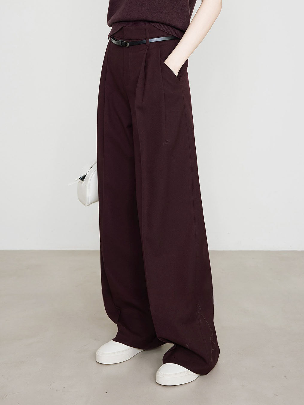 Pantalon Chino Bordeaux Élégant et Confortable