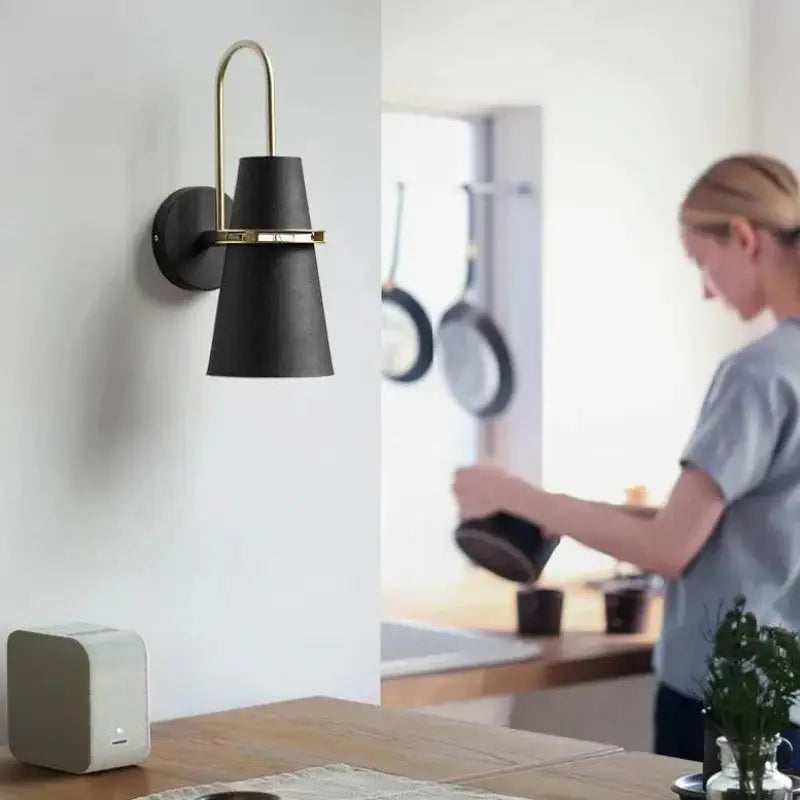 Blancia™ – Applique Murale LED Art Déco – Design Élégant Noir, Blanc & Bleu