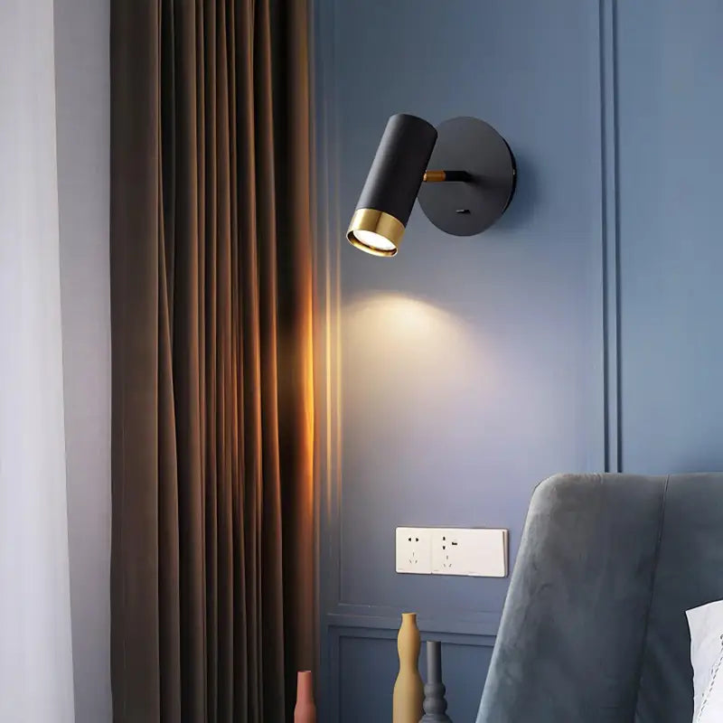 Bravia™ – Applique Murale LED Pivotante Noire & Blanche au Design Scandinave