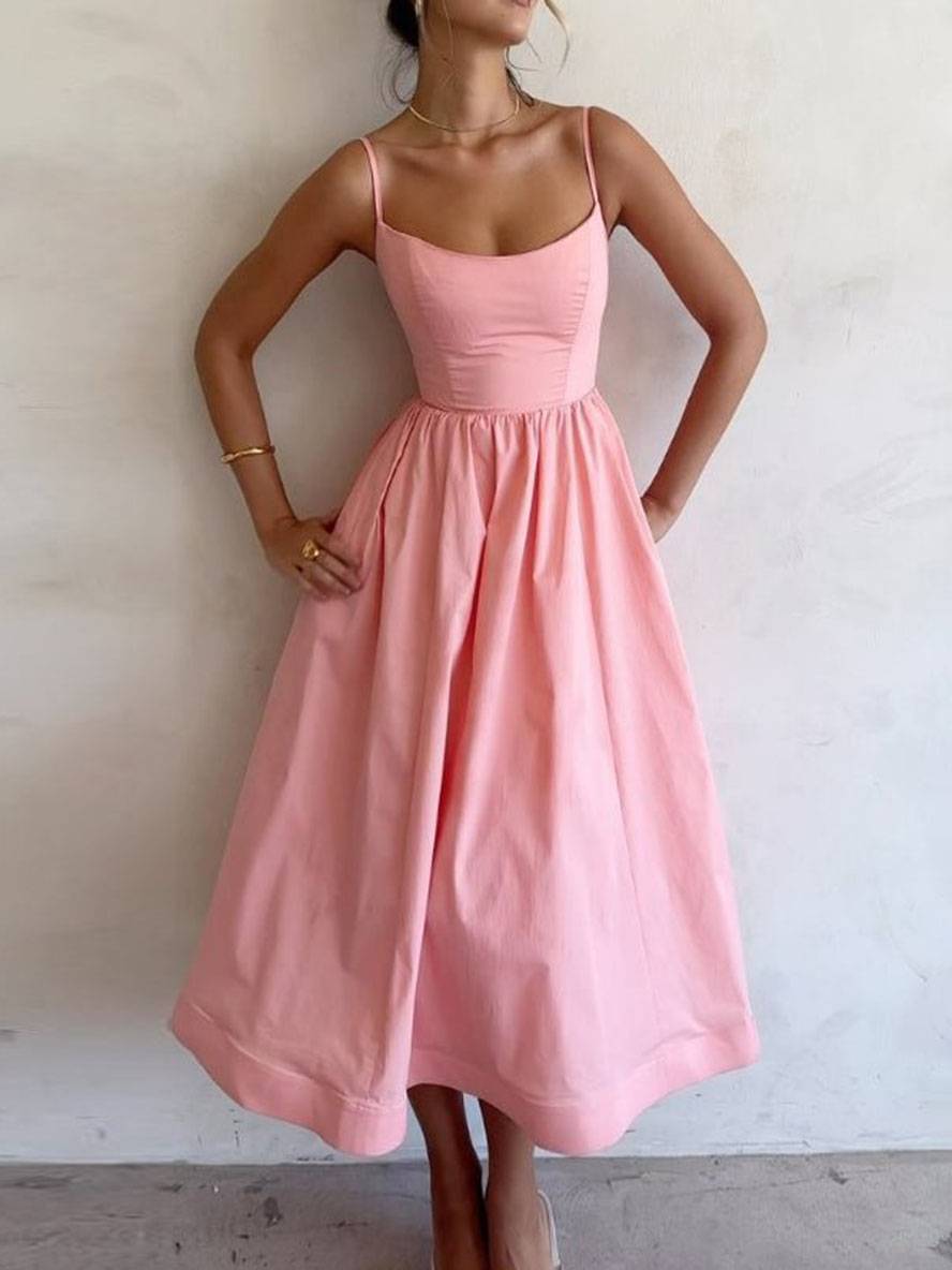 Robe Soirée Chic Femme - Courte et Élégante avec Décolleté et Bretelles Fines