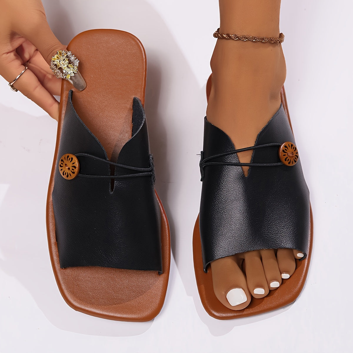 Carrelia™ – Sandales Plates Femme Chic & Confortables à Bout Carré