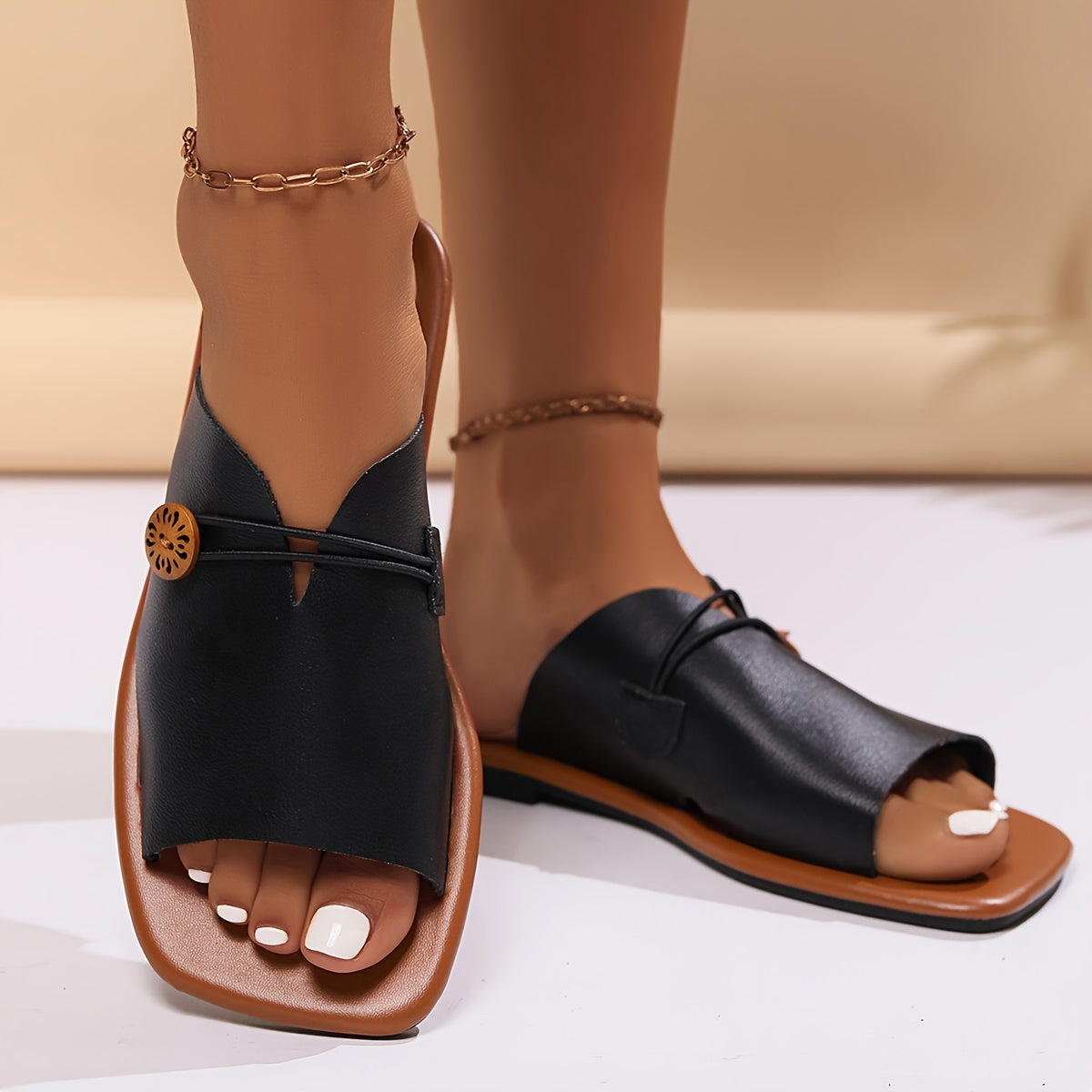 Carrelia™ – Sandales Plates Femme Chic & Confortables à Bout Carré