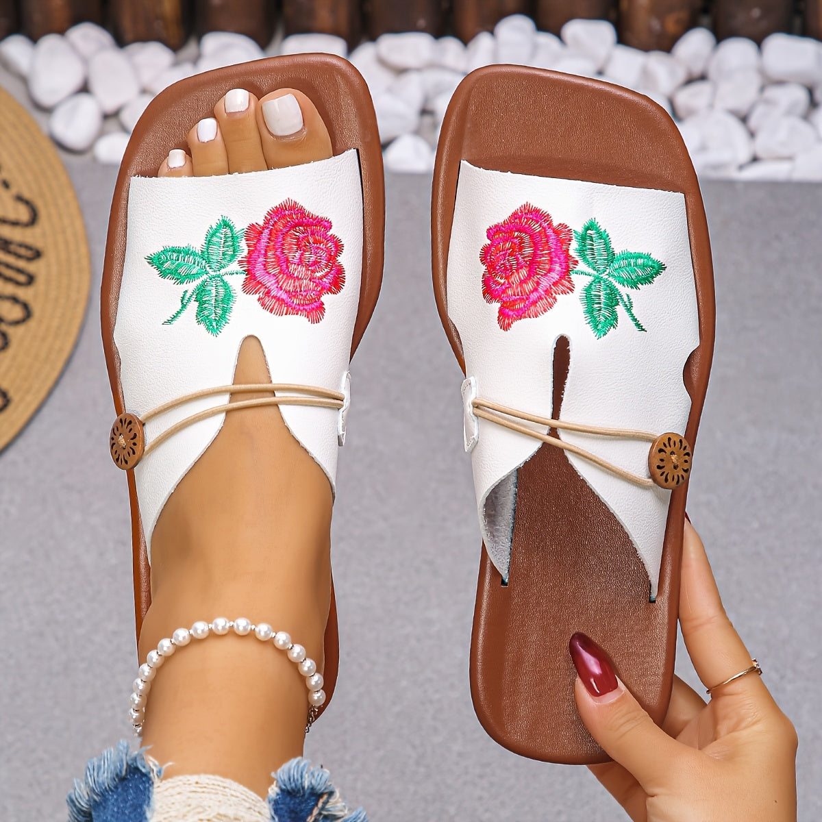 Carrelia™ – Sandales Plates Femme Chic & Confortables à Bout Carré