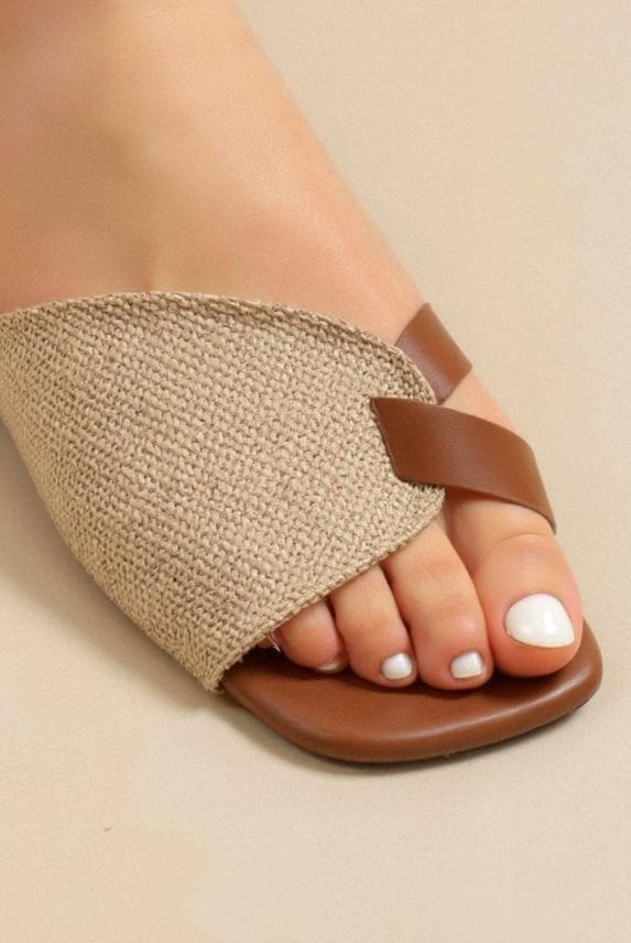 Sandales Beige en Cuir avec Détails Luxe