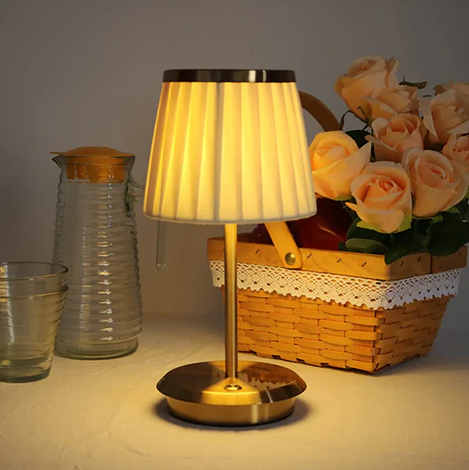 ÉléganceClassique™ – Applique Murale Dimmable en Métal et Tissu