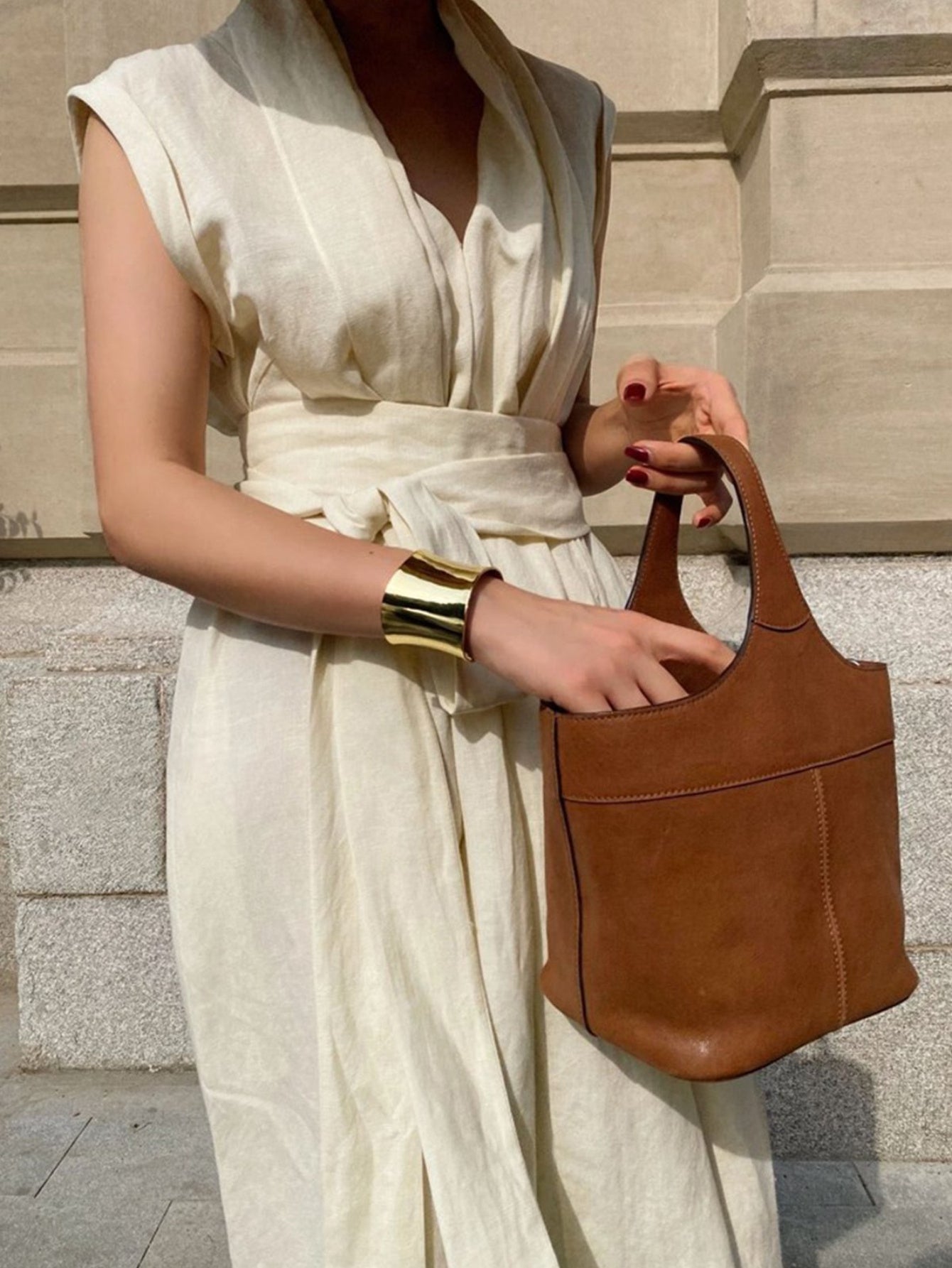 Elegancia™ – Robe Longue Chic & Fluide avec Ceinture Élégante
