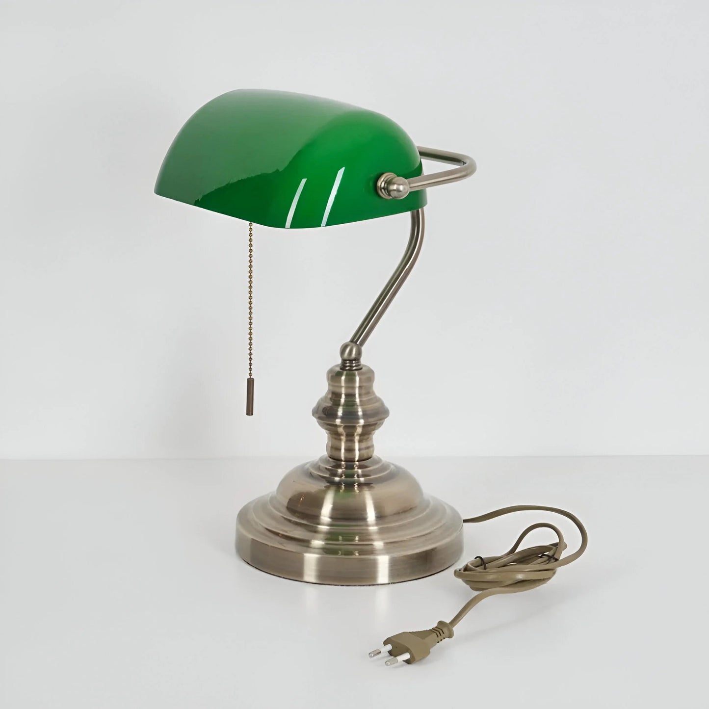 EmeraldGlow™ – Lampe de Table Vintage Éclairage Doux en Verre et Laiton
