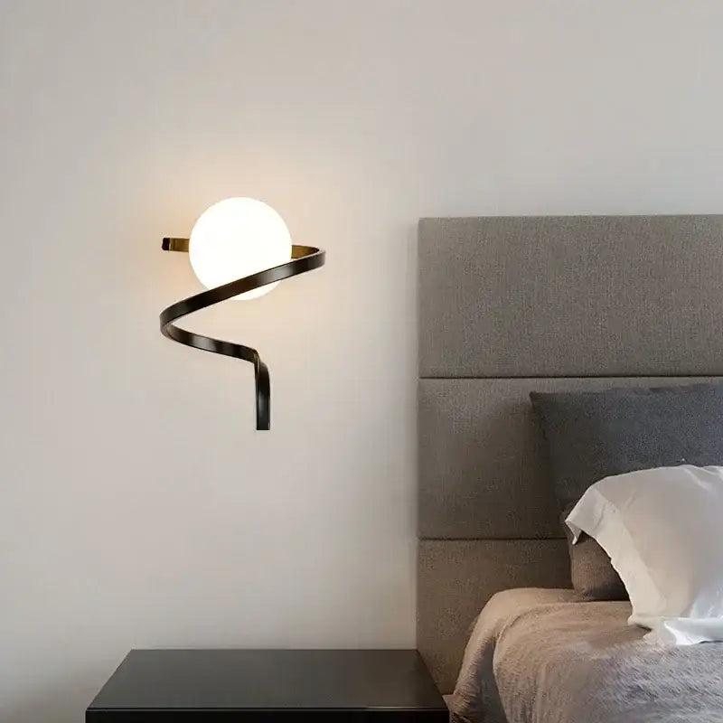 Fiestora™ – Applique Murale LED Noire & Dorée Moderne avec Éclairage Chaud/Froid