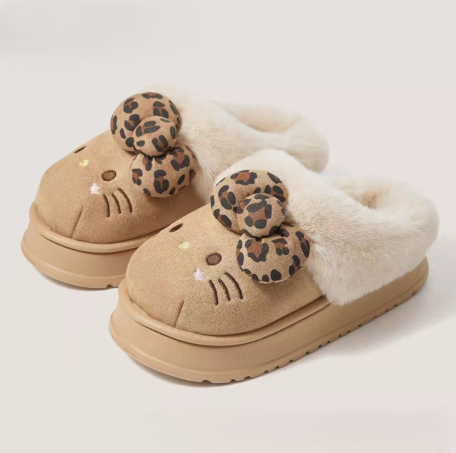 Chaussons Peluche Hello Kitty Doux et Confortables pour Femme