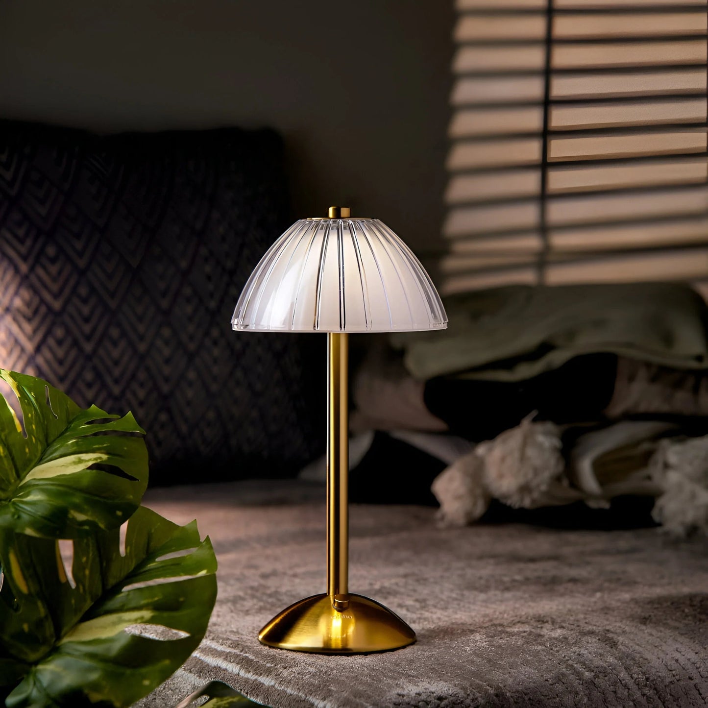 GlintGlow™ – Lampe de Table Rechargeable Sans Fil Design Moderne