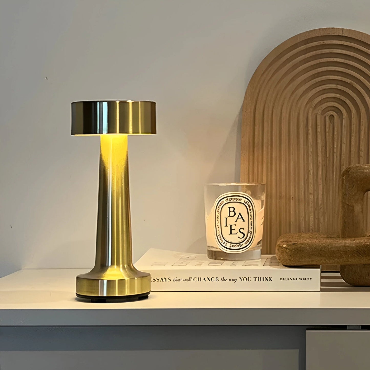 GlowEase™ – Lampe de Table Rechargeable Sans Fil Design Minimaliste