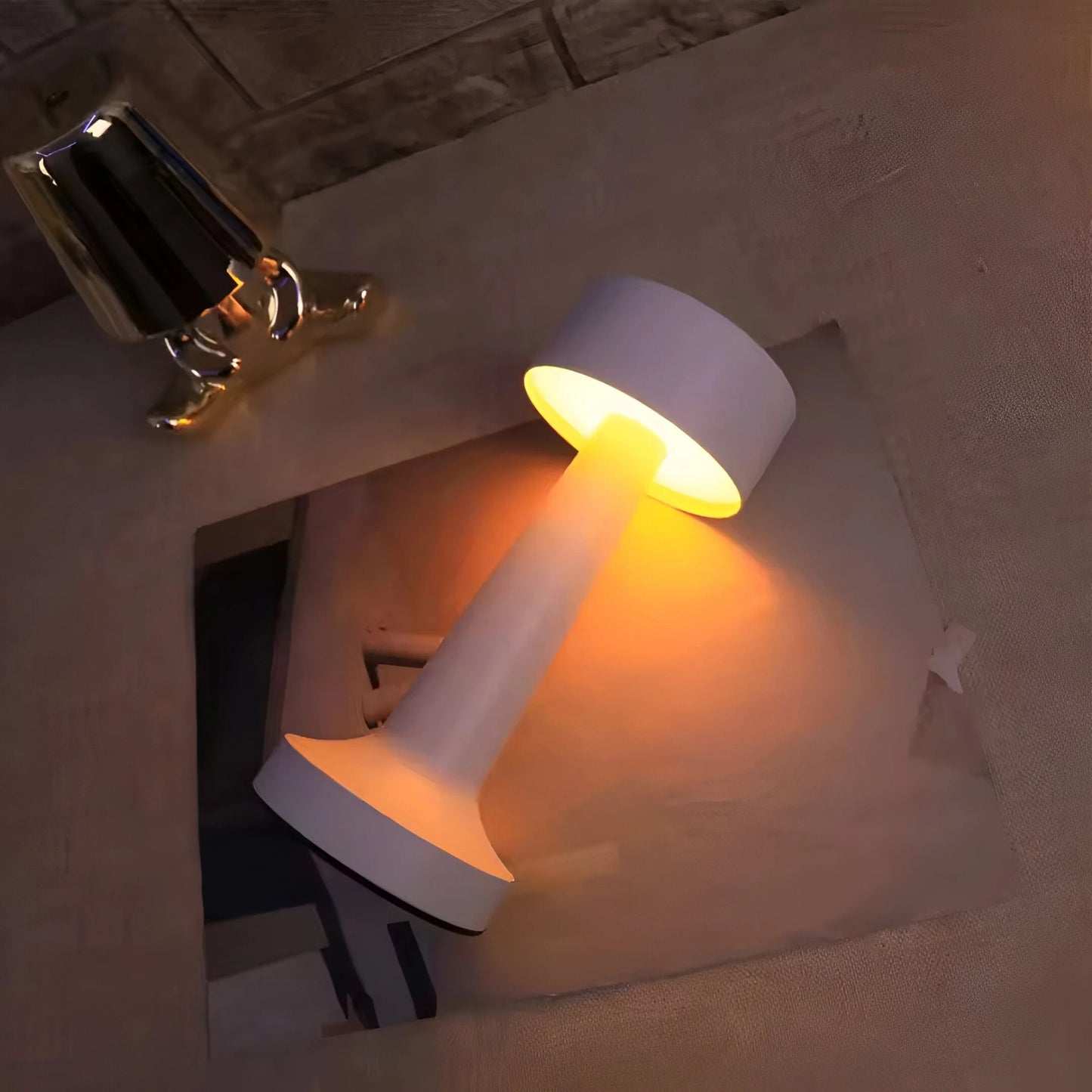 GlowEase™ – Lampe de Table Rechargeable Sans Fil Design Minimaliste