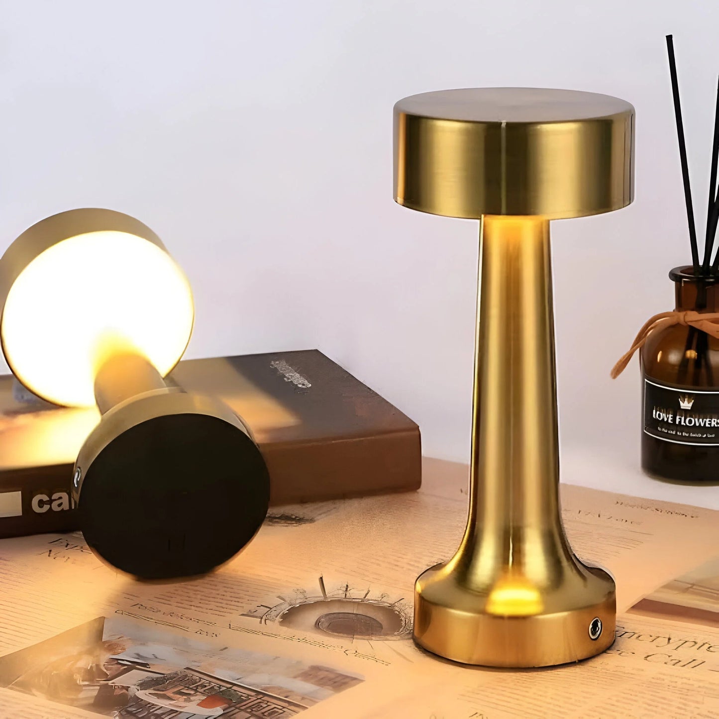 GlowEase™ – Lampe de Table Rechargeable Sans Fil Design Minimaliste