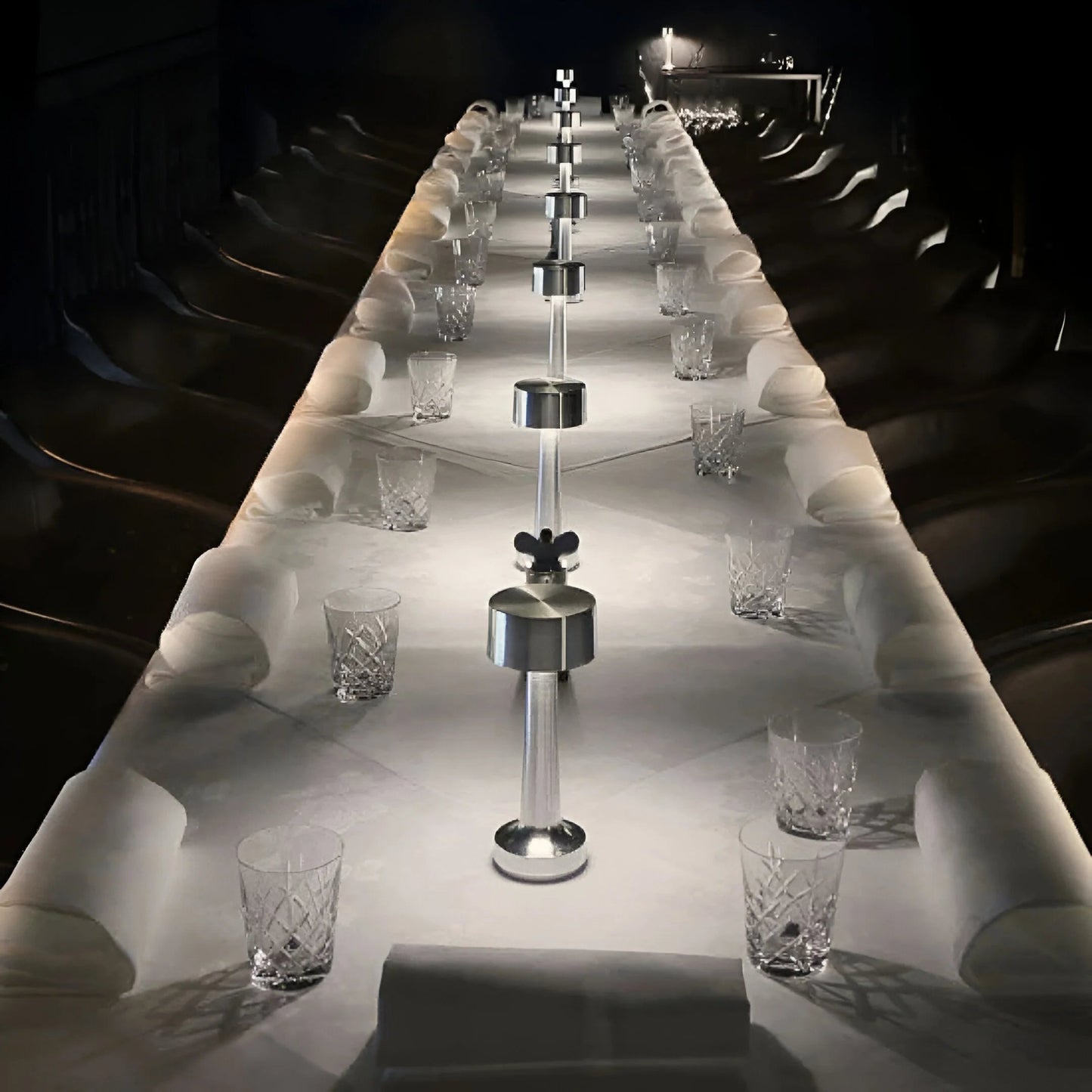 GlowEase™ – Lampe de Table Rechargeable Sans Fil Design Minimaliste
