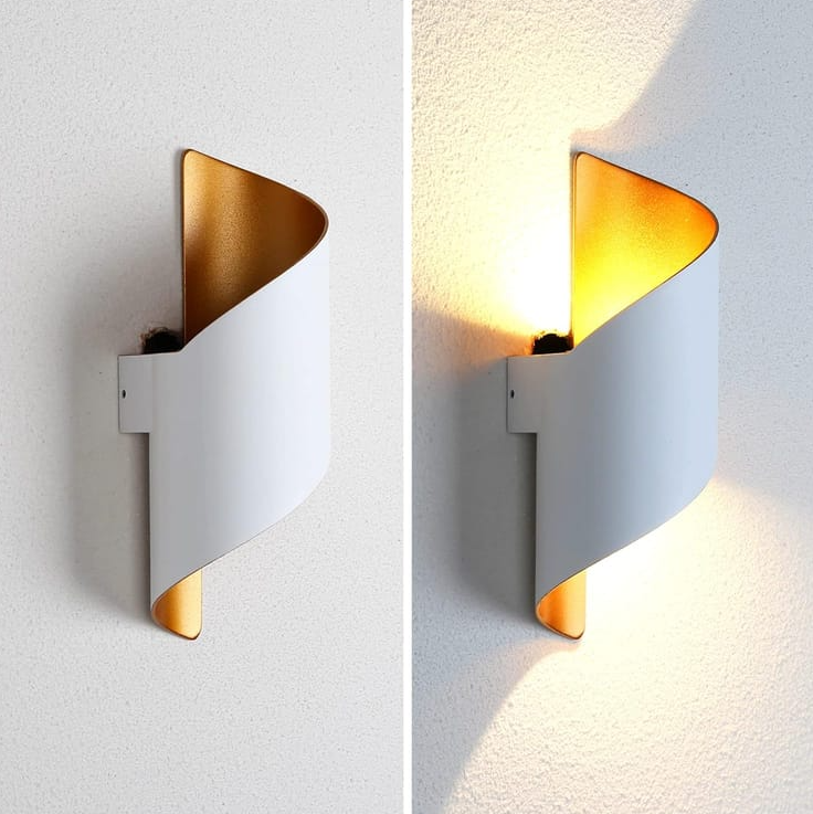 Italux™ – Applique Murale LED Design Italien Noir & Blanc – Élégance Moderne