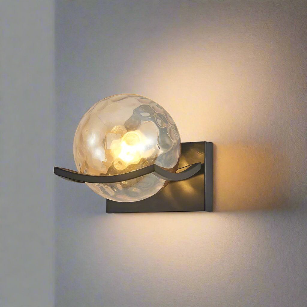 LumièreModerne™ – Applique Murale Design en Verre Énergétiquement Efficace