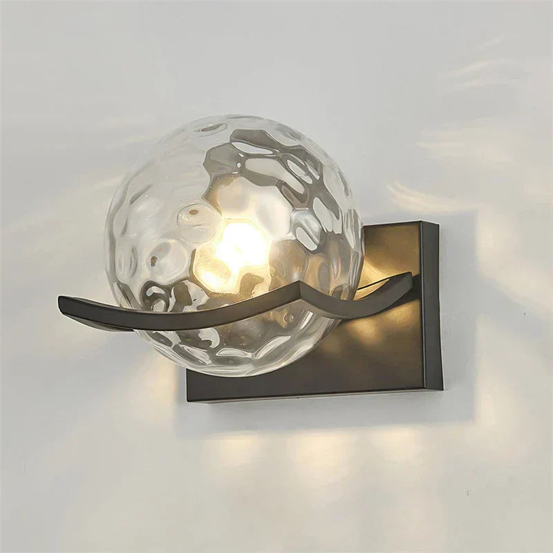 LumièreModerne™ – Applique Murale Design en Verre Énergétiquement Efficace