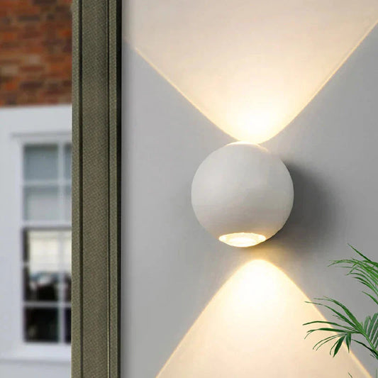LumoSphere™ – Applique Murale LED Sphérique Étanche IP65 Design Moderne