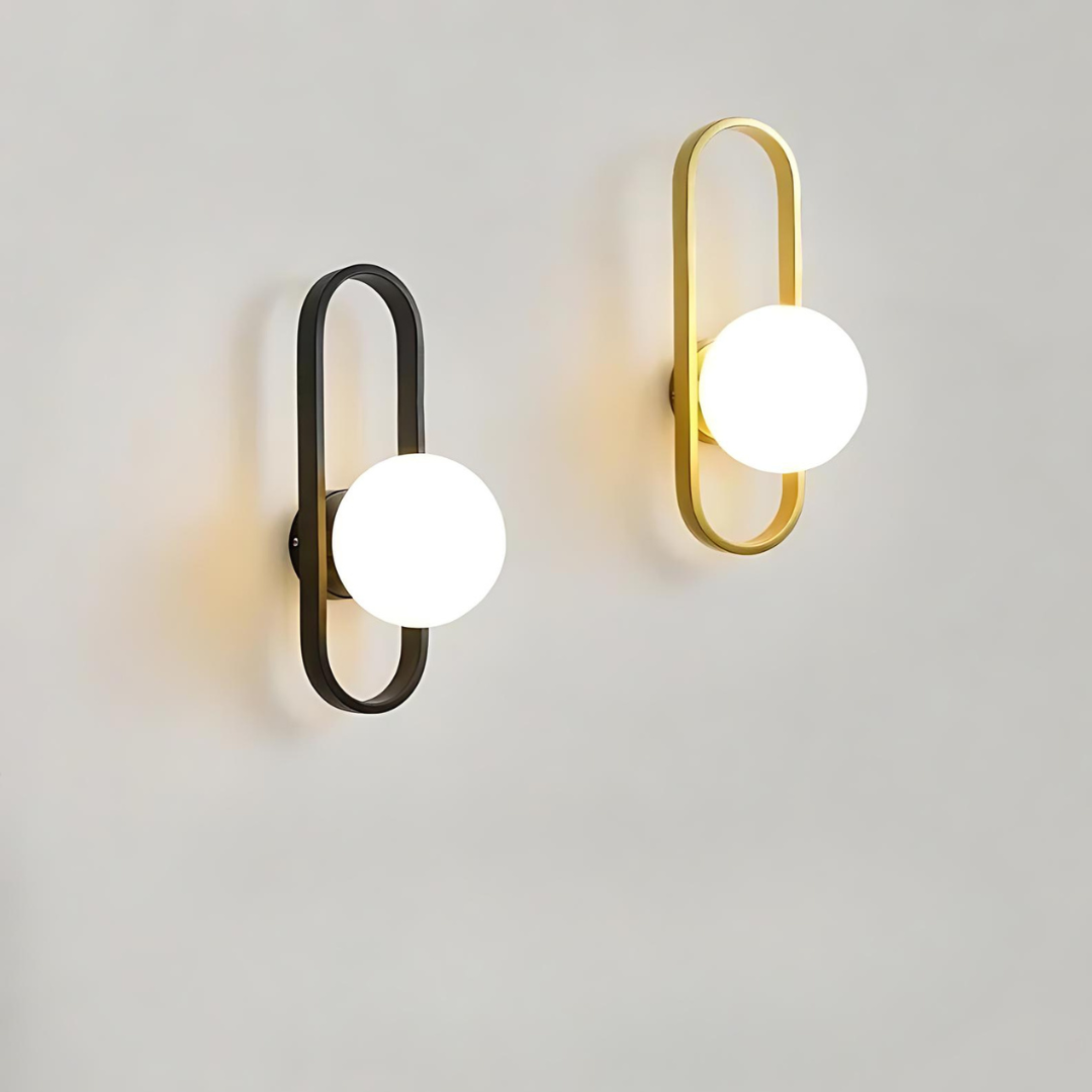 Lumora™ – Applique Murale Design Métal & Verre Dépoli avec Ampoule LED Incluse