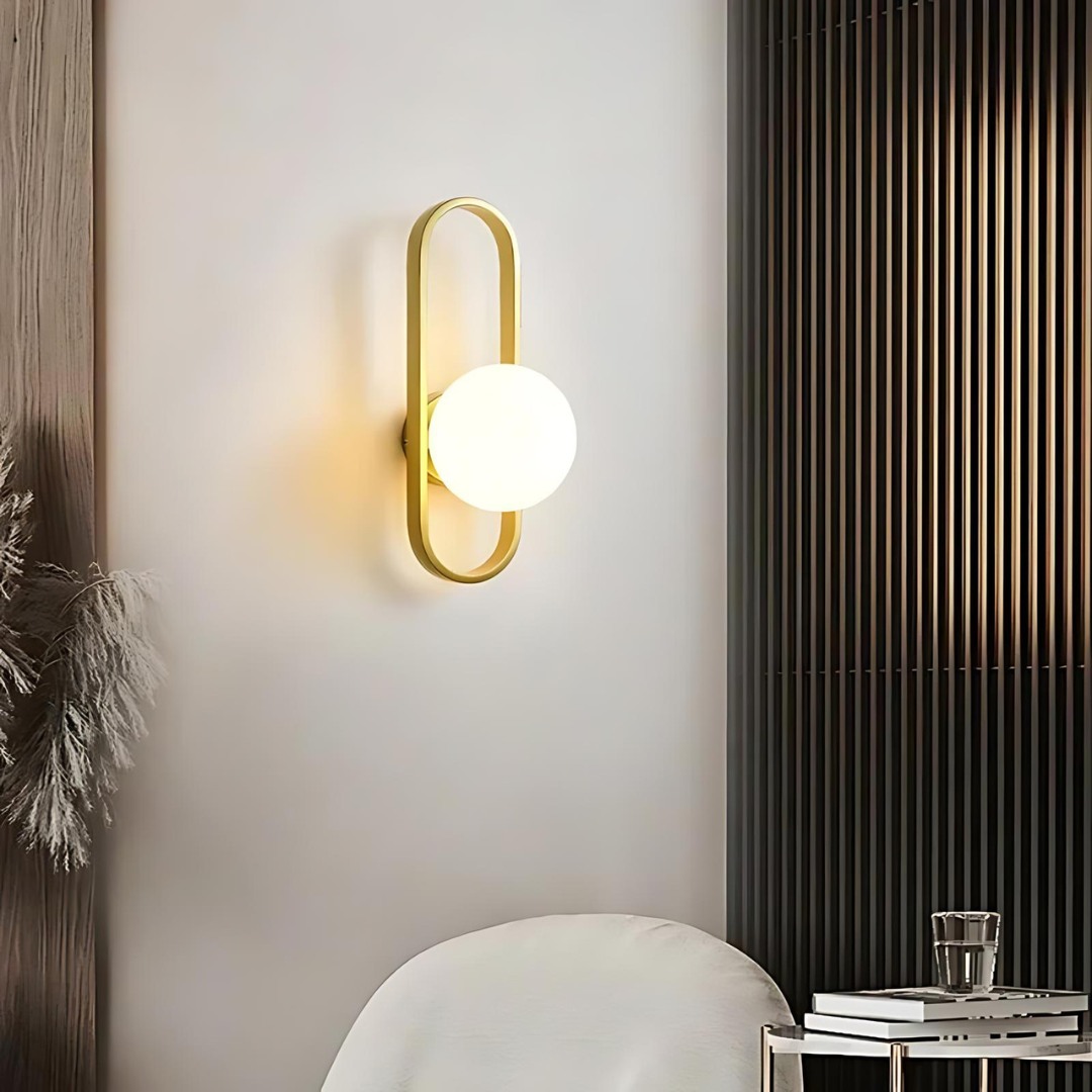 Lumora™ – Applique Murale Design Métal & Verre Dépoli avec Ampoule LED Incluse