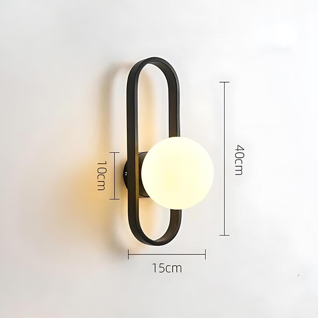 Lumora™ – Applique Murale Design Métal & Verre Dépoli avec Ampoule LED Incluse