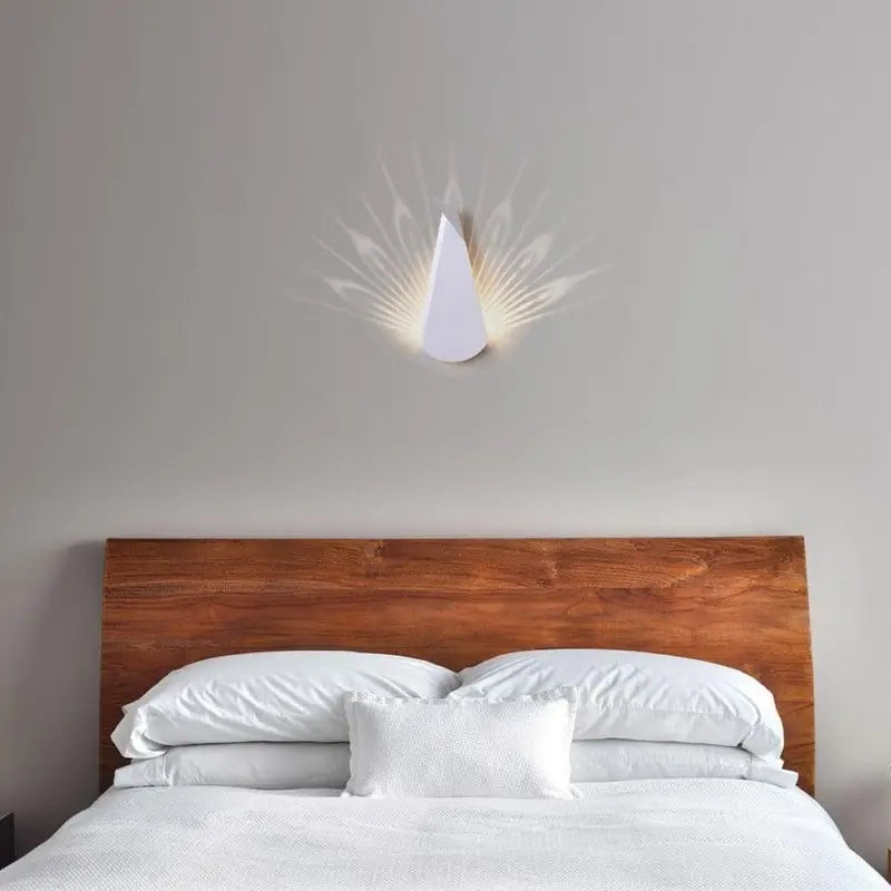 Paonia™ – Applique Murale LED Dorée et Noire Design Original en Aluminium
