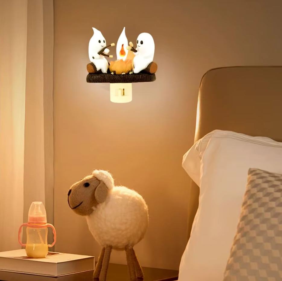 PhantoFire™ – Lampe de Table Feu de Camp Fantôme LED Décor Halloween 3D