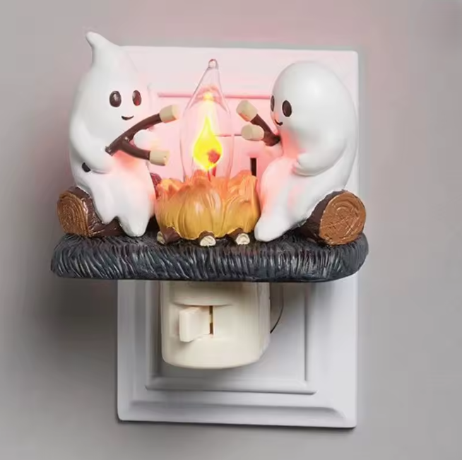 PhantoFire™ – Lampe de Table Feu de Camp Fantôme LED Décor Halloween 3D