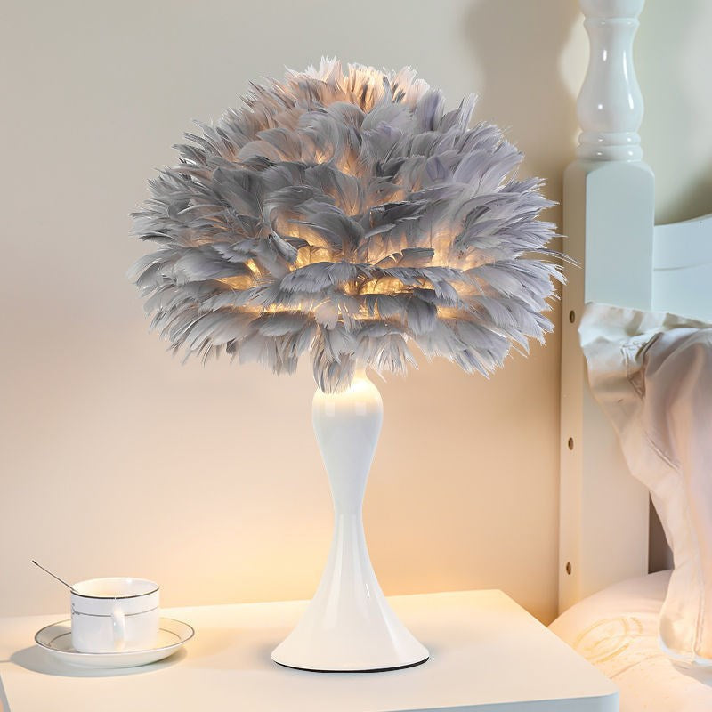 PlumaLuxe™ – Lampe de Table à Plumes Élégante Style Nordique Moderne