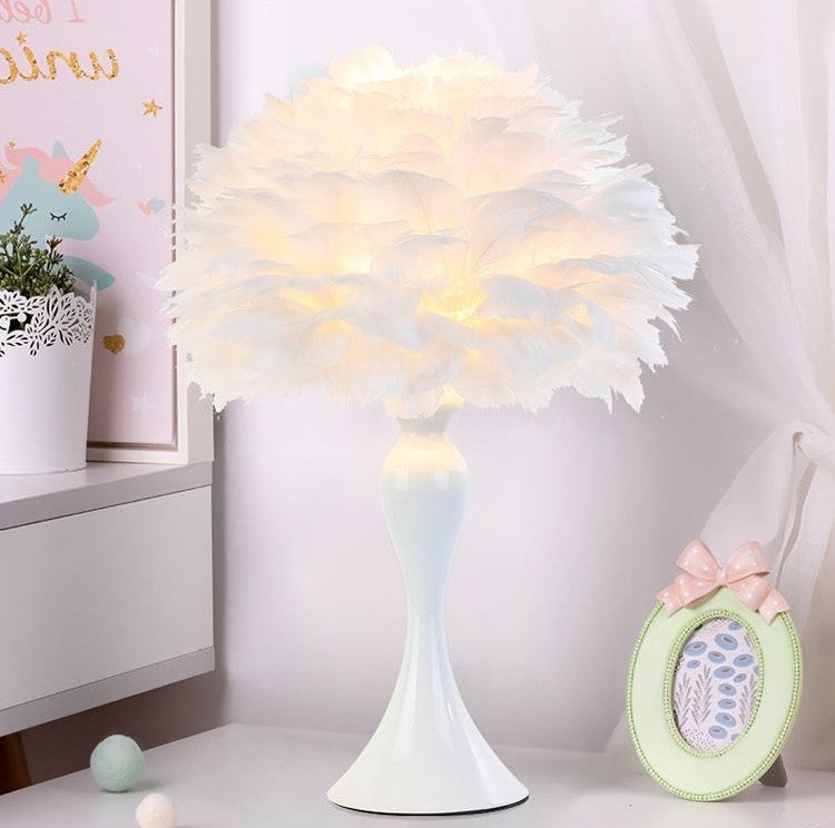 PlumaLuxe™ – Lampe de Table à Plumes Élégante Style Nordique Moderne