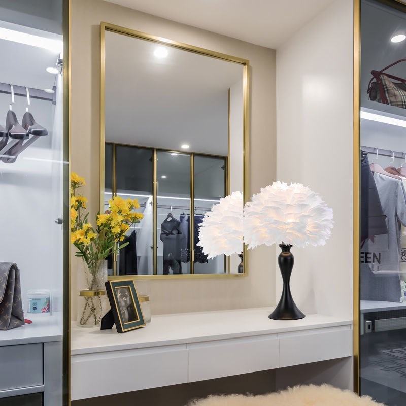 PlumaLuxe™ – Lampe de Table à Plumes Élégante Style Nordique Moderne