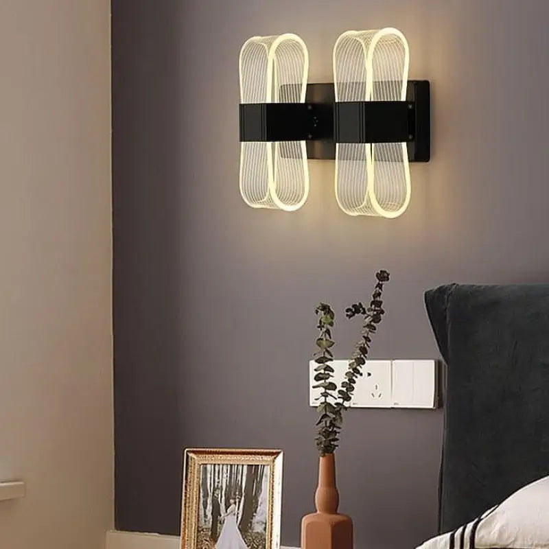Puisora™ – Applique Murale LED Puissante Or & Noir Design Scandinave
