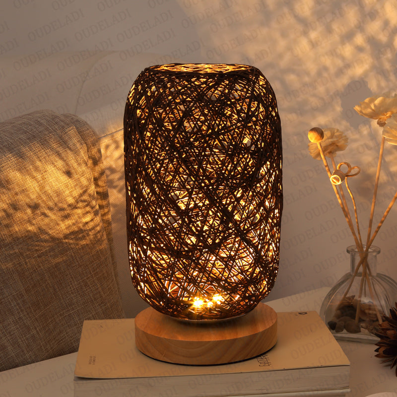 RayaGlow™ – Applique Murale Design en Rattan Éclairage Doux