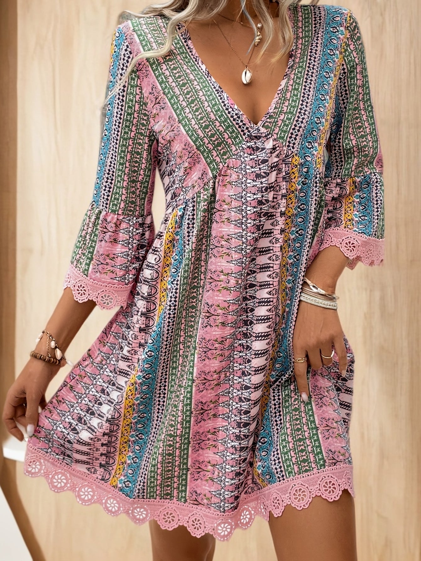 Rayzella™ – Robe Bohème Chic à Manches 3/4 Colorée et Fluide pour Été