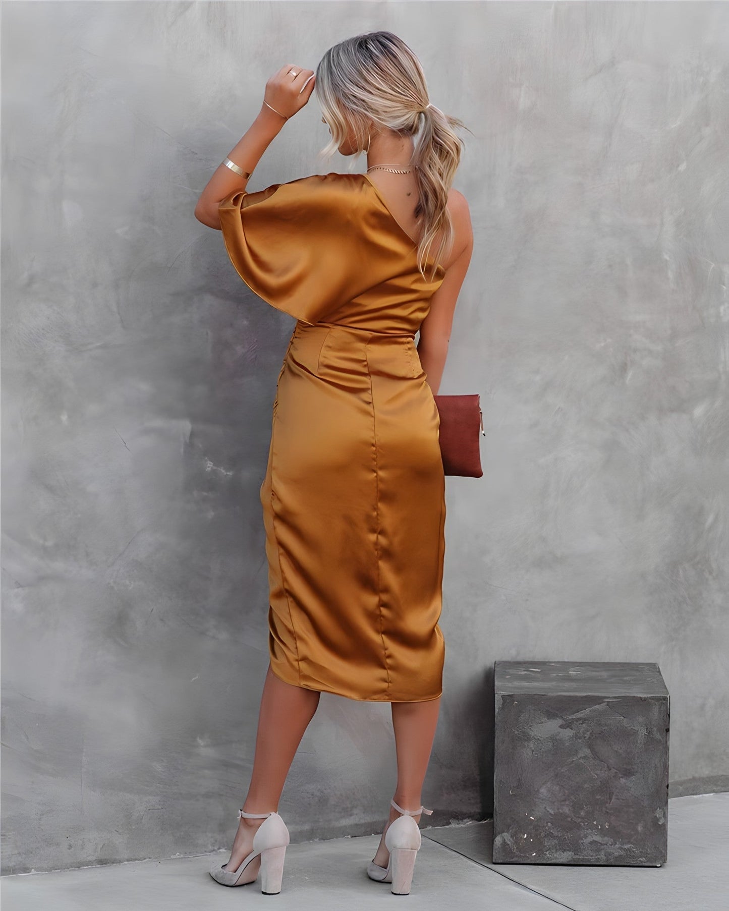 Robe Femme Élégante Manche Asymétrique Moderne