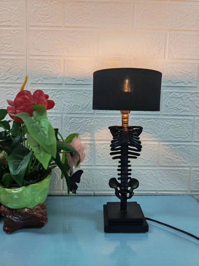 SkullLight™ – Lampe de Chevet Gothique Squelette LED Moderne pour Chambre & Halloween