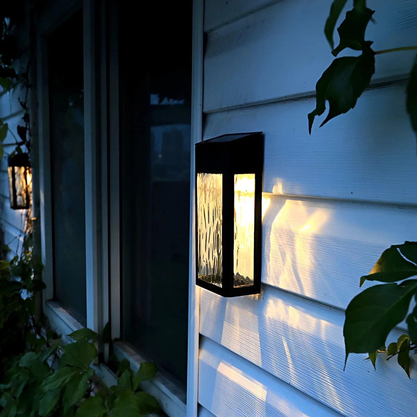 SolarGlow™ – Applique Murale Solaire Étanche avec Détection Automatique