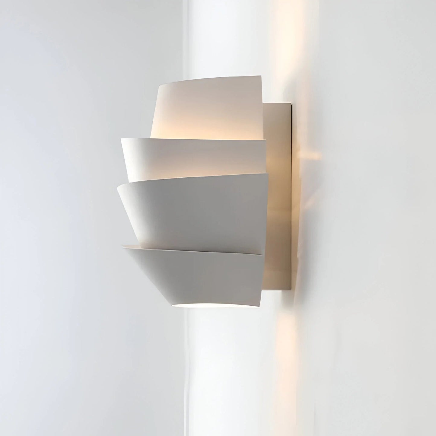 SolaraGlow™ – Applique Murale Élégante avec Éclairage Doux
