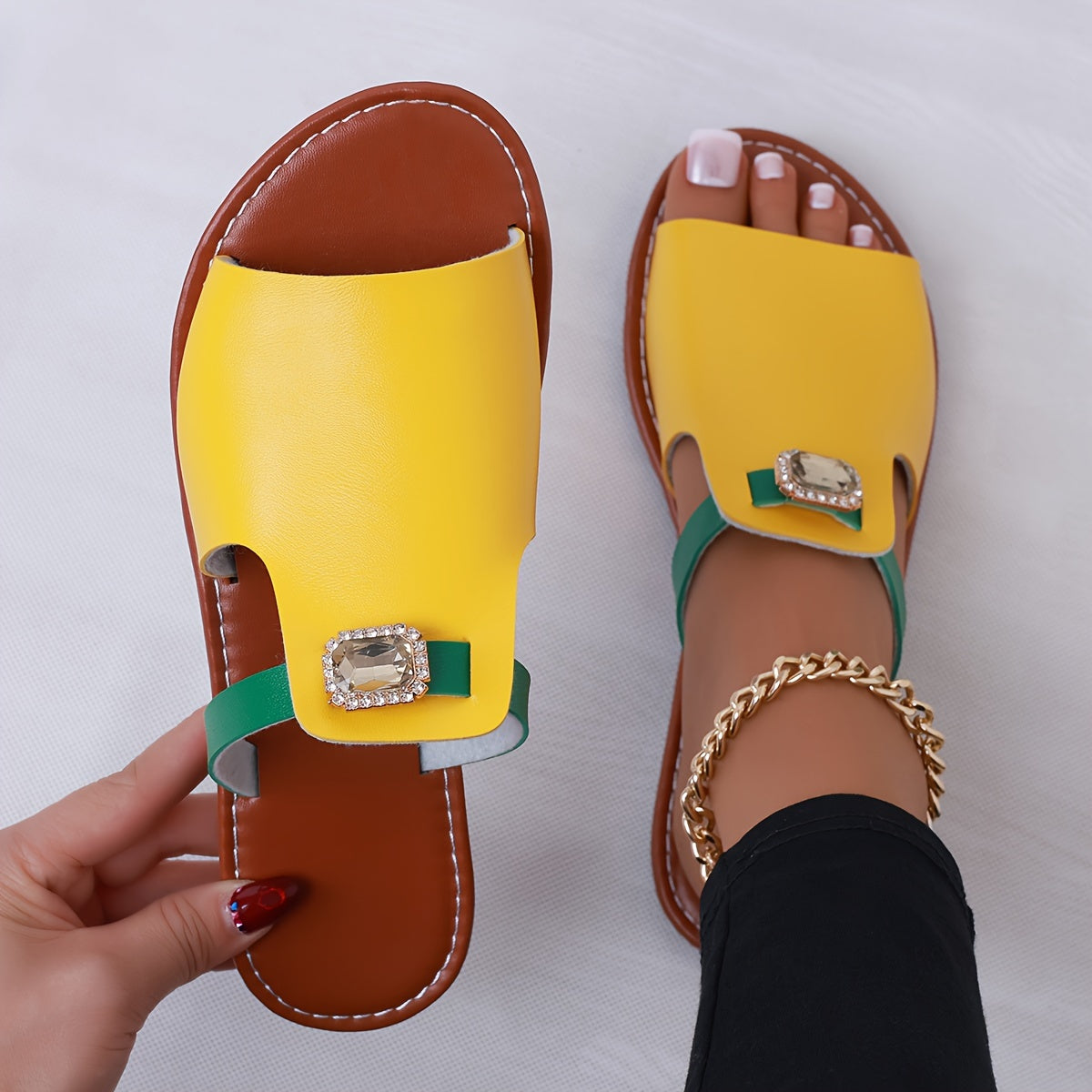 Strassia™ – Sandales Plates Femme Chic et Confortables à Strass