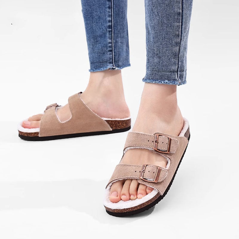 SuedeChic™ – Sandales Plates en Cuir Suédé & Élégance Décontractée