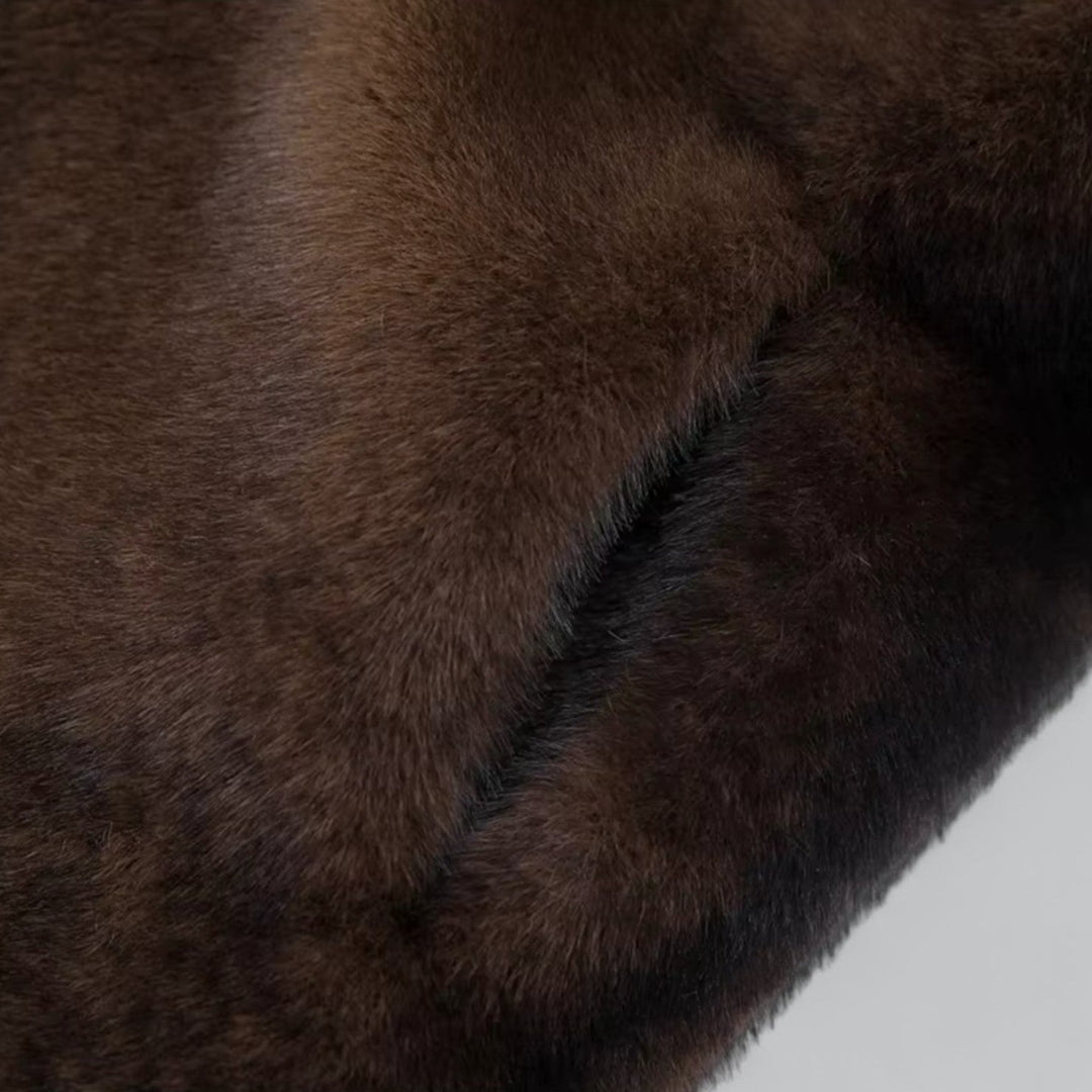 VogeLuxe | Manteau long en fausse fourrure de luxe pour femme 4