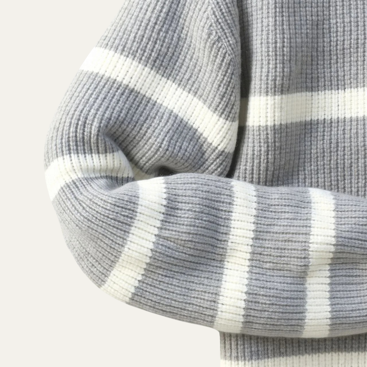VogeLuxe | Pull polo rayé en maille pour homme 5