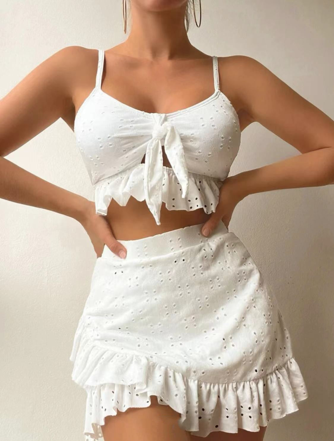 Maillot de Bain Féminin 3 Pièces Dentelle et Haut de Bain Élégant