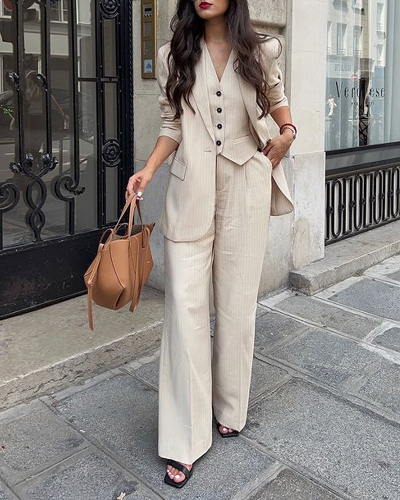 Costume Femme Tailleur Chic avec Gilet et Veste Élégante - PanierRoyale